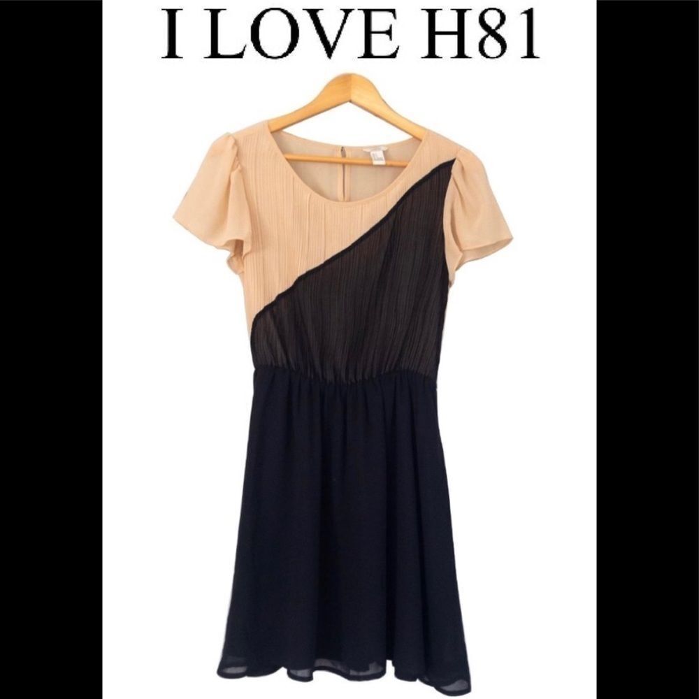 I Love H81 beige black short sleeve pleated mini dress size medium